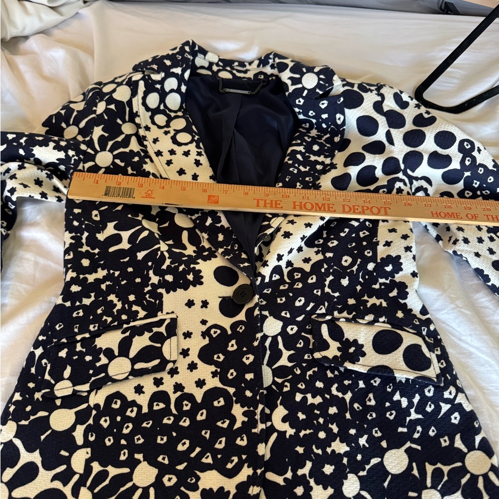Trina Turk Navy White Floral Blazer Size 4 NWOT - Picture 8 of 9